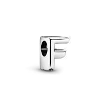 Pandora "F" betű charm 797460